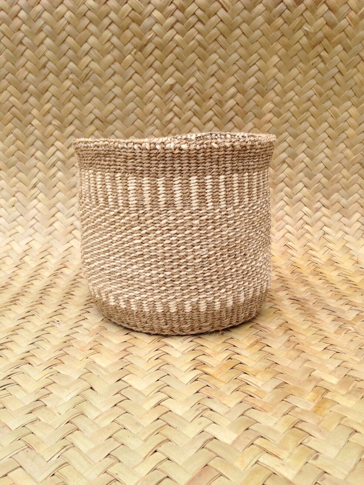 African Kiondo Basket Woven Sisal Storage Planter Kenyan Made Size 8 in /20.3 cm