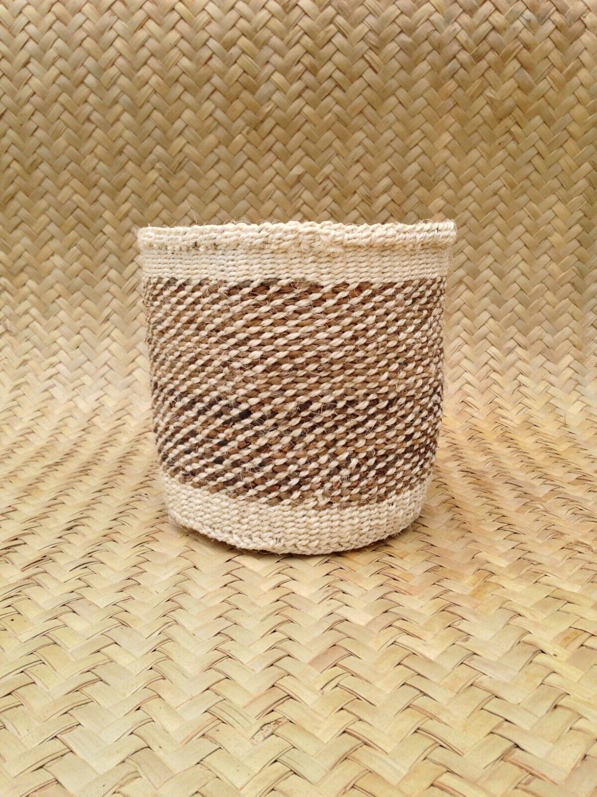 African Kiondo Basket Woven Sisal Storage Planter Kenyan Made Size 8 in /20.3 cm