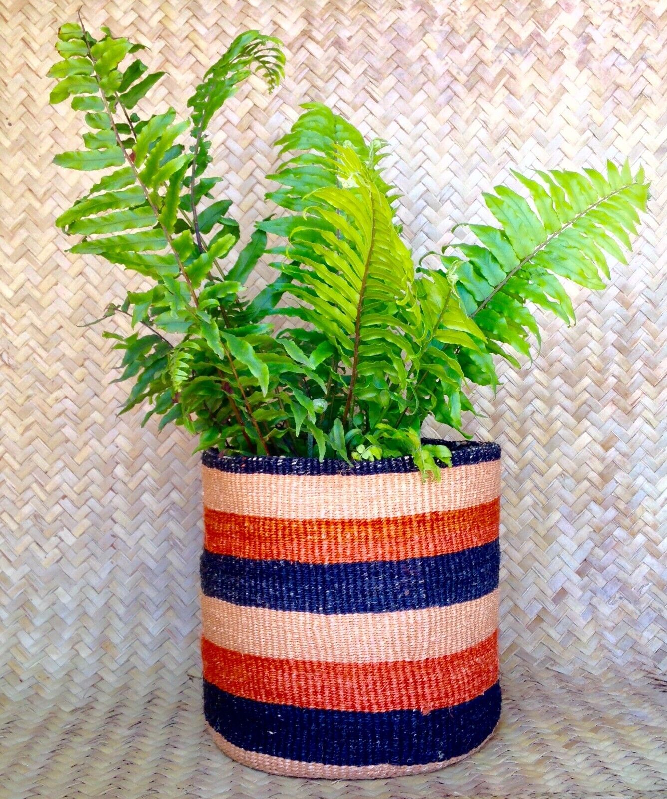 African Kiondo Basket Woven Sisal Storage Planter Kenyan Made 10.5 in/27cm Beige